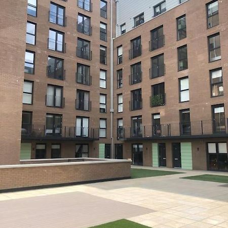 3 Bedroom Apartment Free Parking Manchester Exterior foto